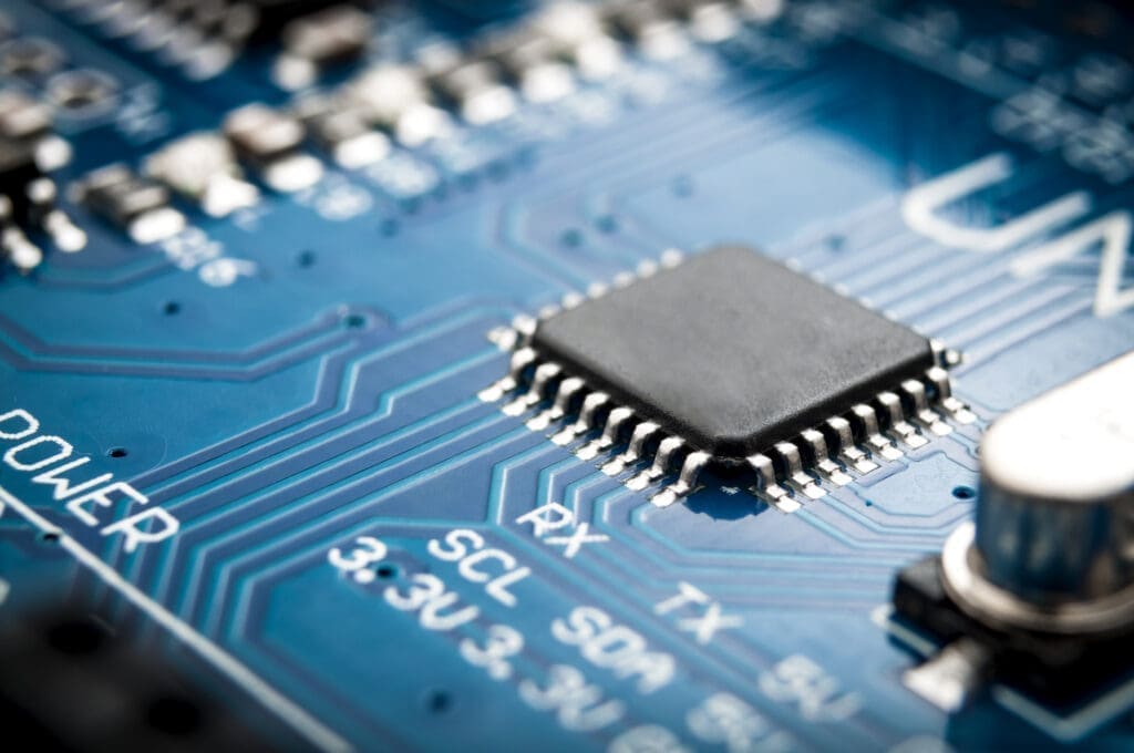Discover how VSL contributes to the QORRELATIONS project by developing traceable measurement methods and validation techniques for reliable quantum chip technology.
