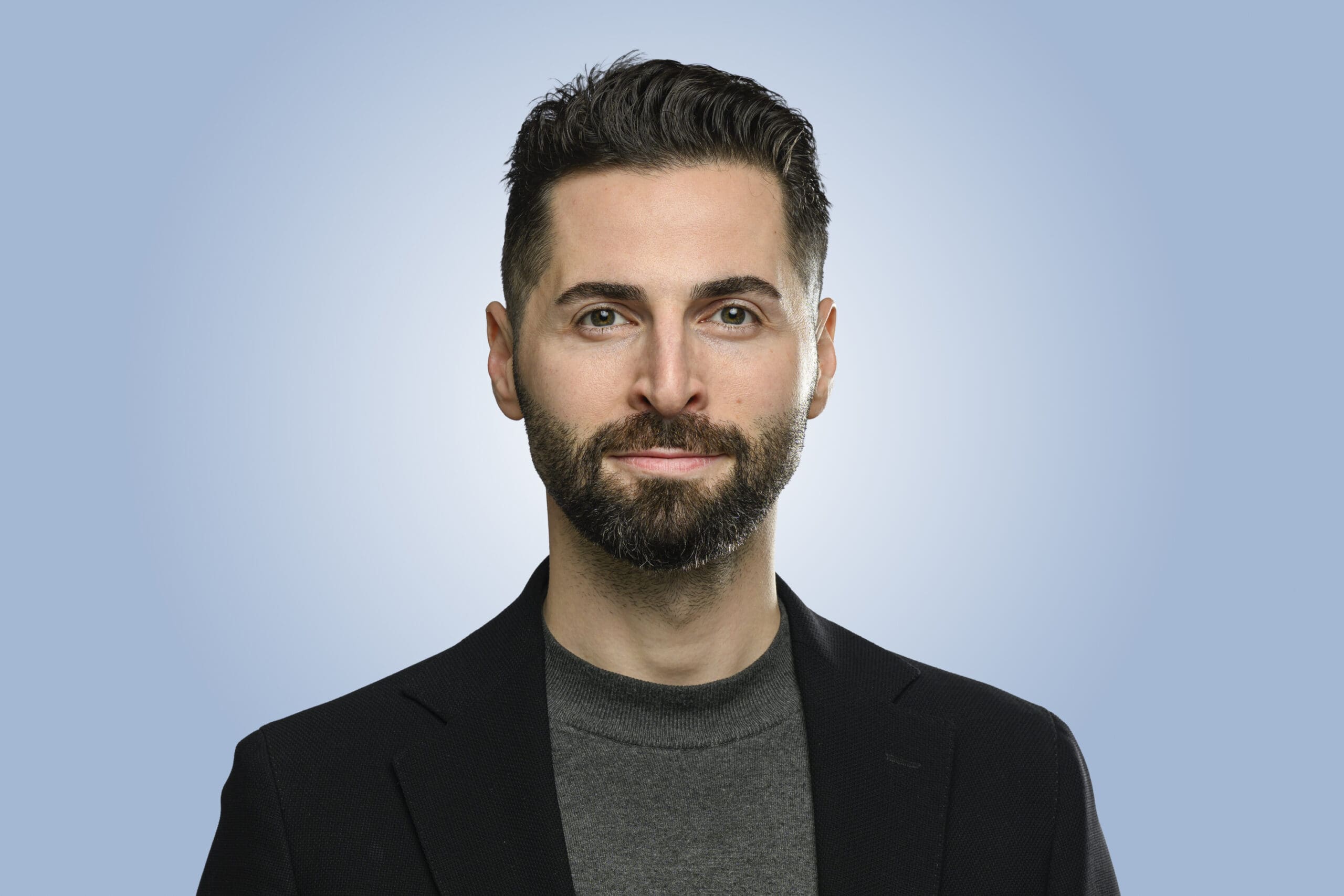 Sam Yalcinkaya blauw